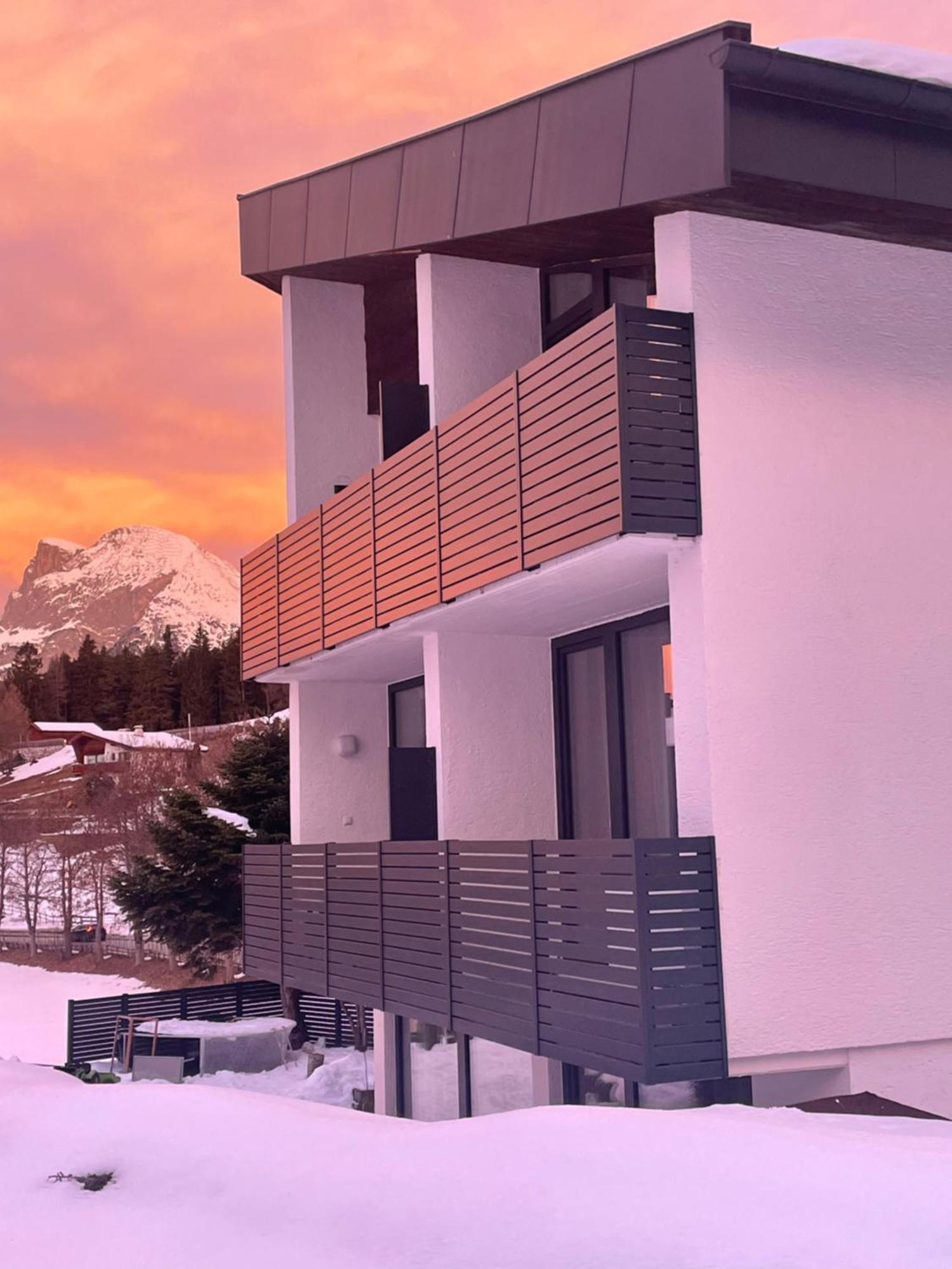 Nest'L Appartements & Zimmer Mösern エクステリア 写真